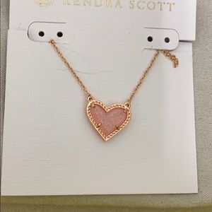 Kendra Scott Ari Heart Rose Gold Pendant Necklace
